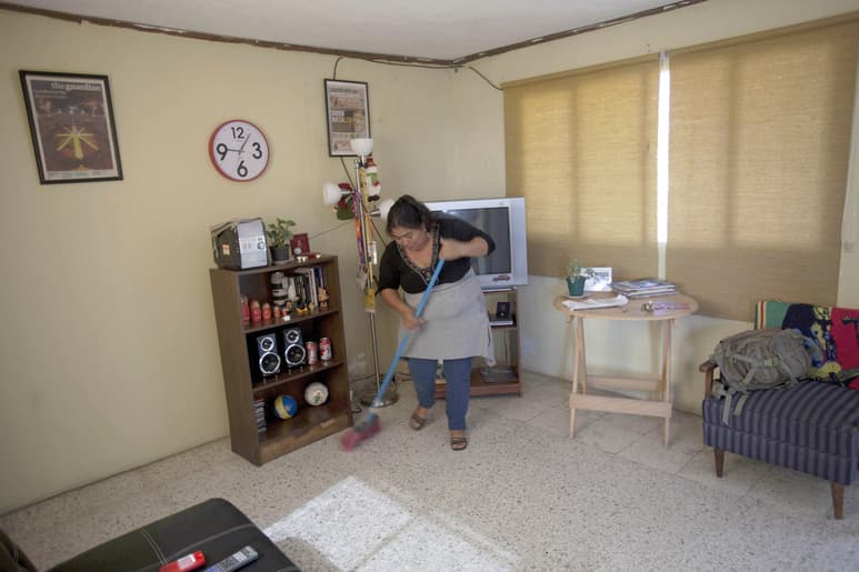 En el marco de la pandemia por Covid-19, el IMSS hace un llamado a los empleadores a afiliar a las y los trabajadores del hogar. (EL SIGLO DE TORREÓN)