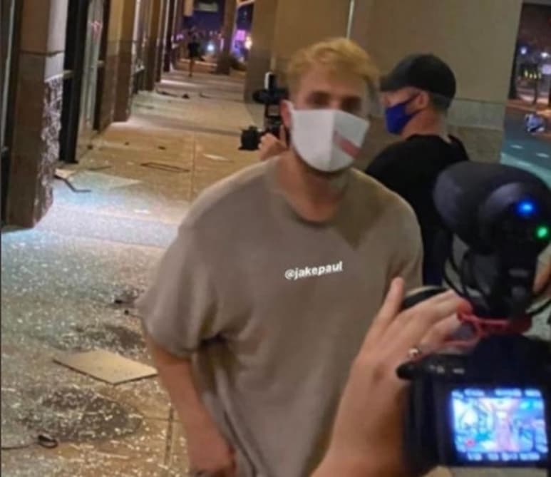 Los videos se difundieron a través de TMZ y Twitter. (CAPTURA)