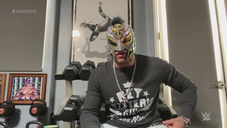Rey Mysterio mandó anoche un mensaje a su odiado rival. (ESPECIAL)