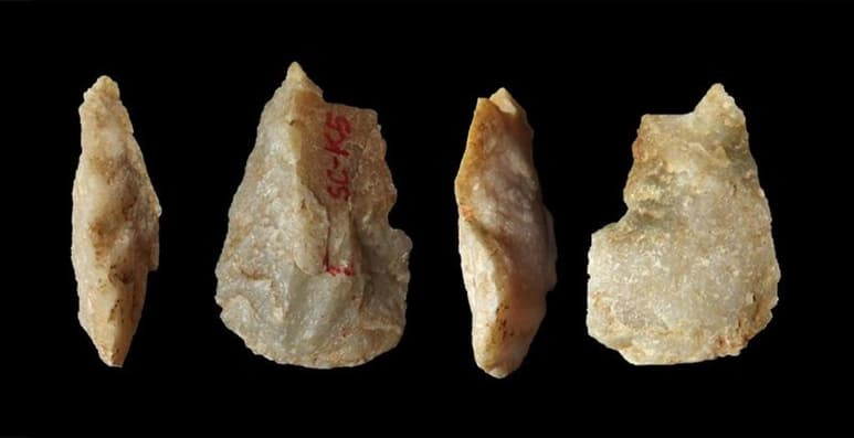 Hace unos 40,000 años, al inicio del Paleolítico Superior, llegó al norte de China una oleada de nueva tecnología, asociada al uso de cuchillas y materiales simbólicos como cuentas y collares. (ARCHIVO)