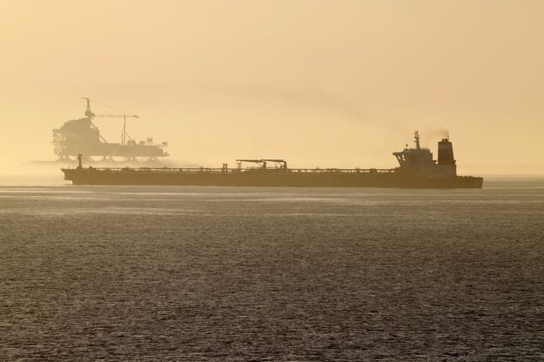 El Departamento del Tesoro de EUA sancionó este martes a cuatro navieras por transportar crudo venezolano, lo que Washington califica de 'inaceptable'. (ARCHIVO)