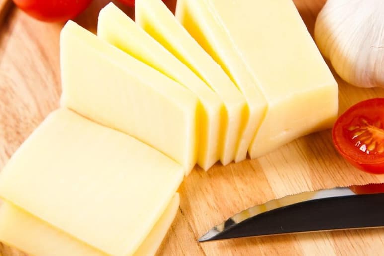 El alimento elaborado a base de la leche está conformado por diversas vitaminas y minerales que benefician a la salud (ESPECIAL)