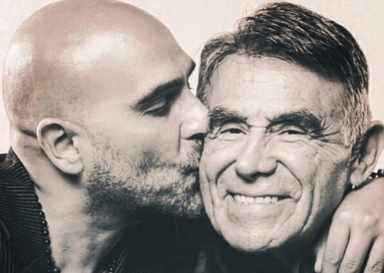En la última fotografía de las tres generaciones Suárez, Héctor aparece sonriendo dentro de una automóvil junto a su hijo y su pequeño nieto. (INSTAGRAM)
