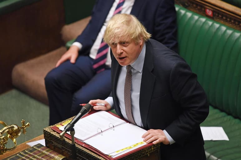 El primer ministro británico, Boris Johnson, hizo hoy un llamamiento a la comunidad internacional para recaudar al menos 7,400 millones de dólares (6,585 millones de euros) para vacunar a 300 millones de niños en países en desarrollo. (ARCHIVO)