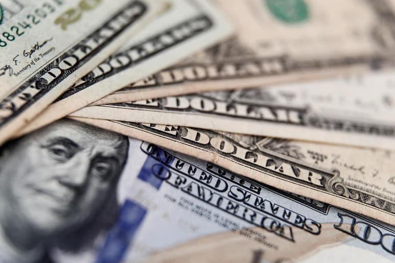 En ventanillas bancarias el dólar se vende esta mañana al menudeo, en Banamex en 22.32; BBVA en 22.01, Banorte en 22.00, Monex en 22.46, CI Banco 21.61, Inbursa en 22.40 e Intercam en 22.11 pesos.
(ARCHIVO)