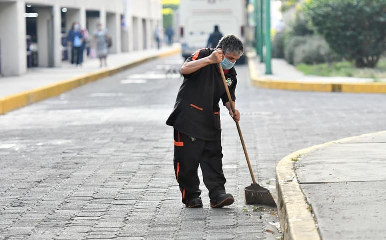 En un comunicado, la Coparmex explicó que utilizar el dinero que se tiene en las Afores implica que los trabajadores tendrán menos fondos para el futuro, es decir para su vejez. (ARCHIVO)