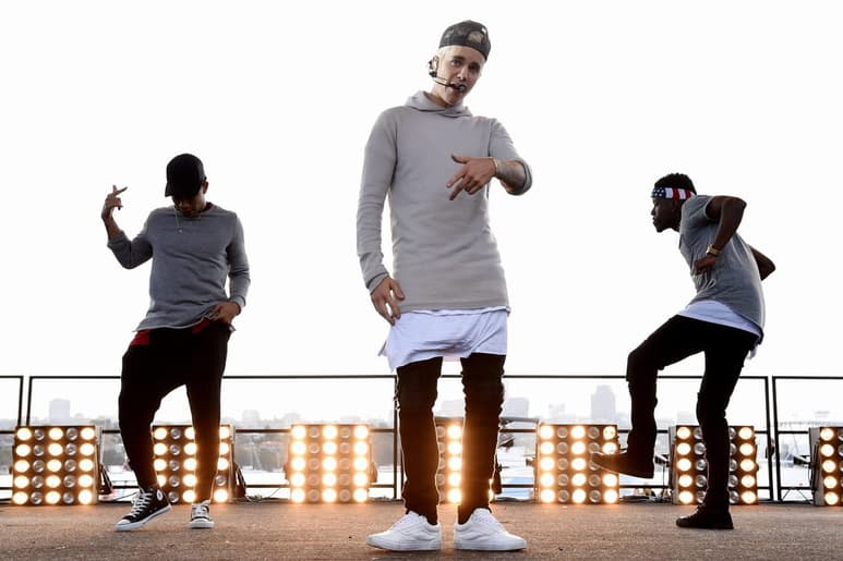 Justin Bieber admitió beneficinarse de la 'corriente negra'. (ESPECIAL)