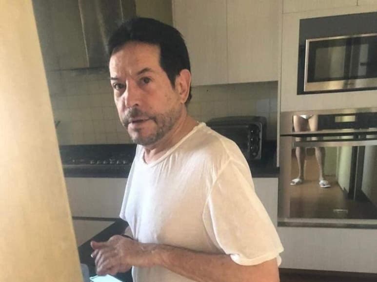 Video. Sin dar explicación, Juan José Origel agradeció el apoyo ante las imágenes que exponen su vida íntima. (ESPECIAL)