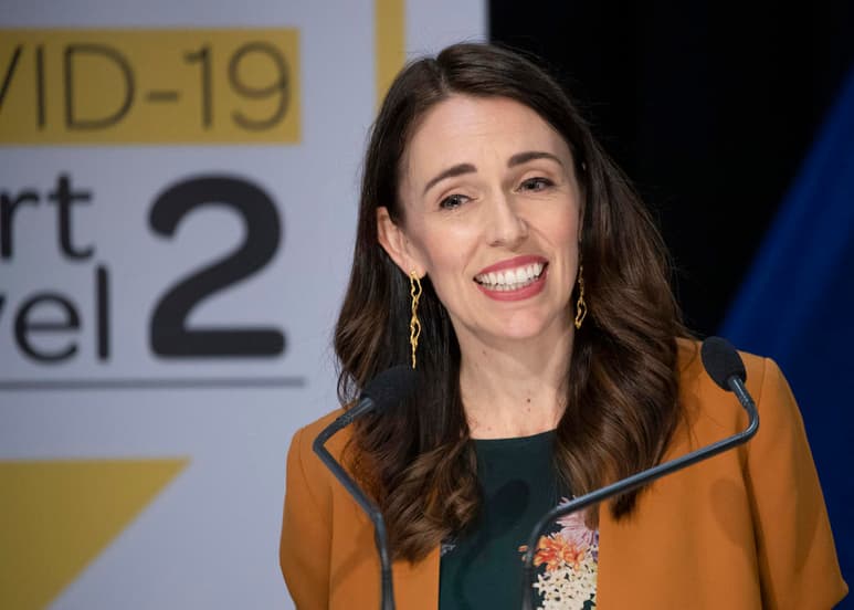 La primera ministra, Jacinda Ardern, dijo confiar en que el gobierno había frenado los contagios, aunque debía estar preparado para seguir trabajando en ello. (AP)