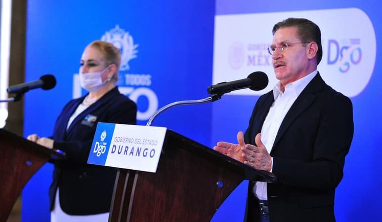 El gobernador de Durango, José Rosas Aispuro Torres indicó que en su gobierno el compromiso es no generar privilegios para quienes forman parte de la administración pública estatal y que aunque no caen en una responsabilidad legal, por una cuestión de moral, se separó de su cargo a aquellos servidores públicos que fueron beneficiados por uno de estos créditos. (EL SIGLO DE TORREÓN)