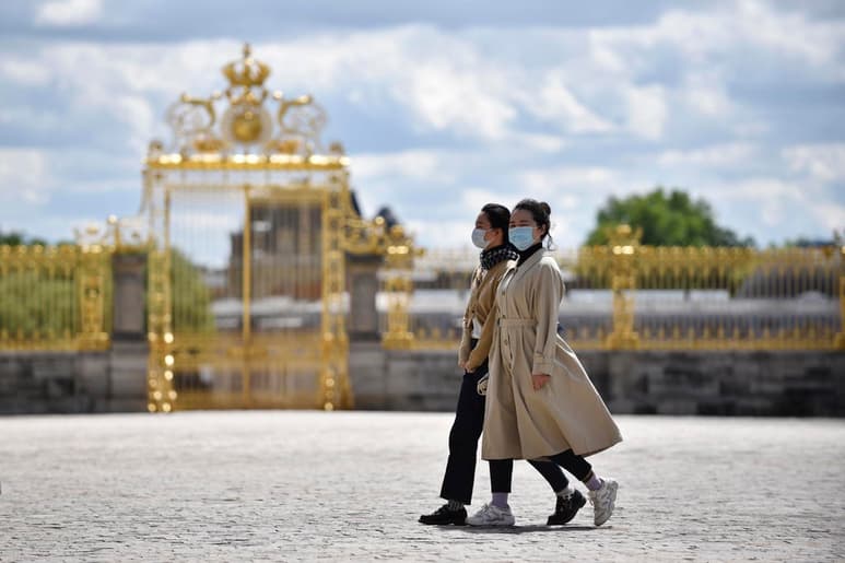 Francia contabilizó 87 fallecimientos por coronavirus en las última 24 horas, un aumento frente a las 54 y las 13 víctimas de los dos últimos días. (ARCHIVO)