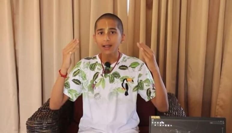 Anand no menciona la palabra “virus” ni “coronavirus”. Tampoco en los videos inmediatamente anteriores al inicio de la pandemia, en enero de este año. (ESPECIAL)