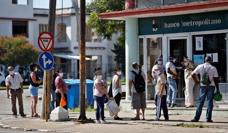 Cuba anunció este miércoles otros seis contagios de coronavirus SARS-CoV-2, una cifra que mantiene la tendencia a la baja de esta semana respecto a las anteriores, mientras el número acumulado de casos alcanza los 2,211. (EFE)