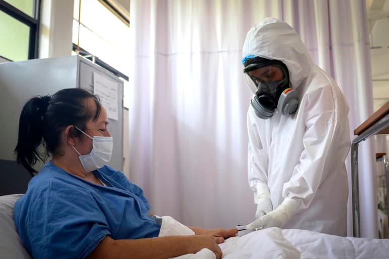 Cada día recibe entre tres y cuatro infectados, aunque también en un día registra hasta ocho altas.