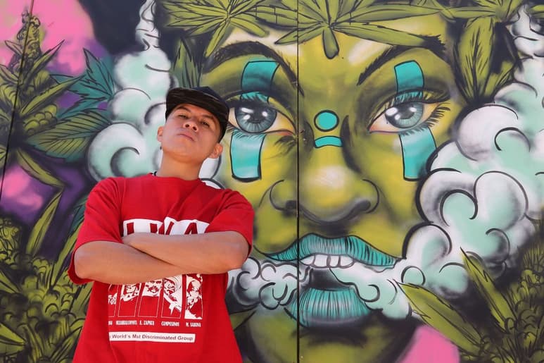 Preservación. Los versos de artistas como Juan Sant, logran compartir las lenguas indígenas a las nuevas generaciones. (Cortesía / EFE)