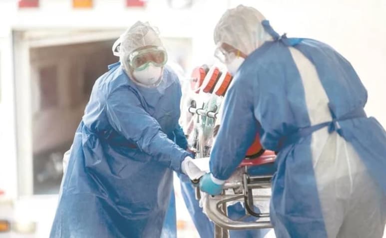 Los virus de RNA, como es el SARS-CoV-2, explica el investigador, tienen características peculiares: 'Tienen tasas de mutación muy altas y eso explica las epidemias'. (ARCHIVO)