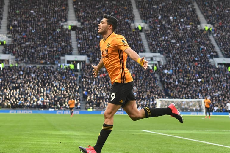 La Premier League dedicó un emotivo video al jugador surgido del América, con el mensaje: 'Fortaleza, ritmo y astucia', características de un lobo y que bien han definido a Jiménez. (ARCHIVO)