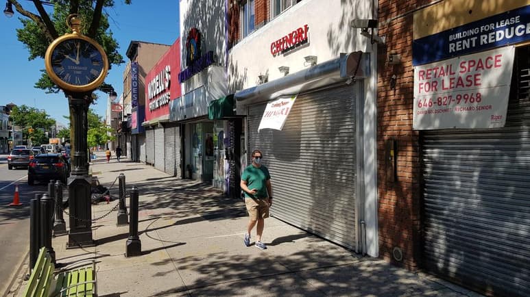 El gobernador del estado de Nueva York, Andrew Cuomo, informó este viernes de que la muertes por COVID-19 habían repuntado ligeramente hasta las 42 durante el jueves. (ARCHIVO)