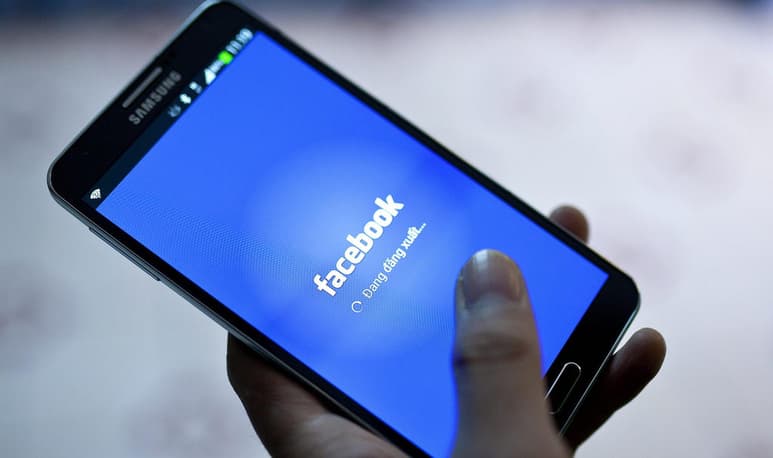 La compañía confirmó al medio TechCrunch que cuando los usuarios ingresen ciertos temas en la barra de búsqueda de Facebook, los resultados incluirán un cuadro en el lado derecho con fragmentos de artículos de Wikipedia. (ARCHIVO)