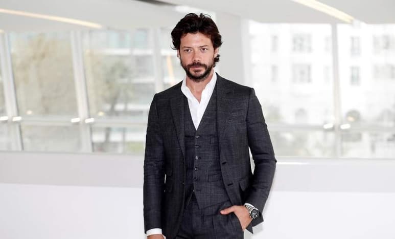 Para el actor español Álvaro Morte, quien habla de su participación en la serie The head: 'Fue muy complicado construir un personaje en tan poco tiempo'. (ARCHIVO)