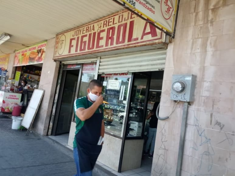 El negocio fundado por Salvador Figuerola Rubí se encuentra ubicado desde hace seis décadas en el Centro de Torreón. (PRIMITIVO GONZÁLEZ)