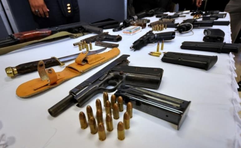El gobierno del presidente panista Felipe Calderón (2006-2012) sabía de los operativos para el tráfico de armas a México, además de que la entonces Procuraduría General de la República (PGR) recibió asesoramiento por la Administración para el Control de Drogas (DEA, por sus siglas en inglés) para desarrollar un sistema de espionaje. (ARCHIVO)