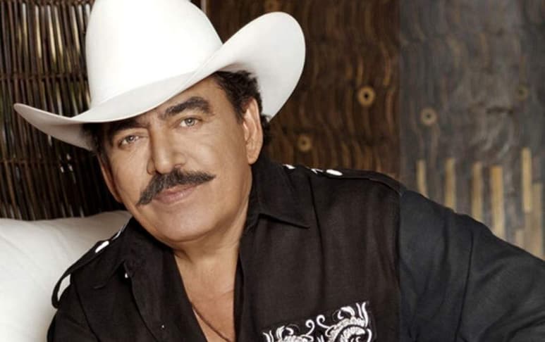 La última morada del cantante Joan Sebastian, allá en el pueblo que tanto amaba, Juliantla, Guerrero, no ha sido bien valorada por ciertas personas, por lo que ahora, de ser un lugar de visita accesible, tendrá un límite de seguridad. (ESPECIAL)