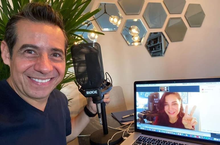 La actriz mexicana Martha Higareda habla de experiencias personales y múltiples temas junto a Yordi Rosado en el pódcast 'De todo un mucho', una experiencia que está siendo una motivación para ella en una época compleja para todo el mundo debido a la pandemia del coronavirus. (INSTAGRAM)