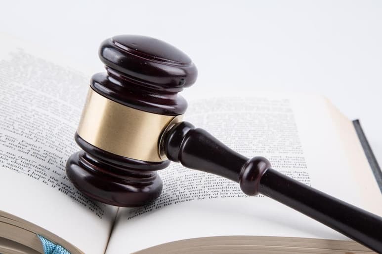 El juez federal Uriel Villegas Ortiz, asesinado este martes junto con su esposa en Colima, llevaba asuntos penales y estaba especializado en el Sistema Penal Acusatorio. (ARCHIVO)