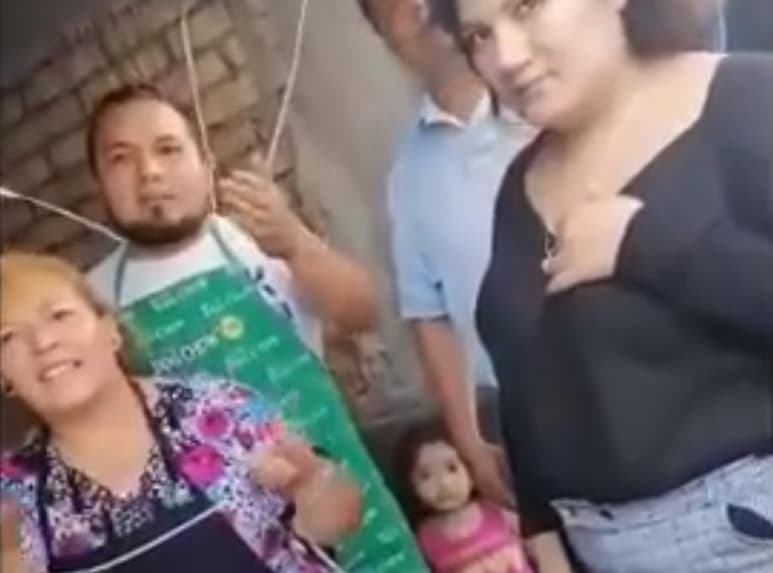 Los inspectores de salubridad fueron agredidos tras grabar a los vendedores que no portaban cubrebocas (CAPTURA)
