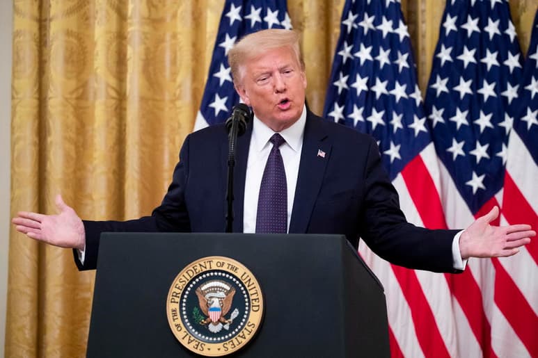 Trump pidió votar por él en noviembre para que pueda nominar a más jueces de esa corte. (ARCHIVO)