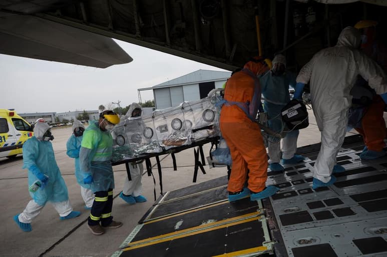 Chile registró este jueves 4,475 nuevos casos de COVID-19, elevando el total de contagiados desde el inicio de la pandemia a 225,103, una cifra que se acerca a los casi 238,000 infectados en Italia. (ARCHIVO) 