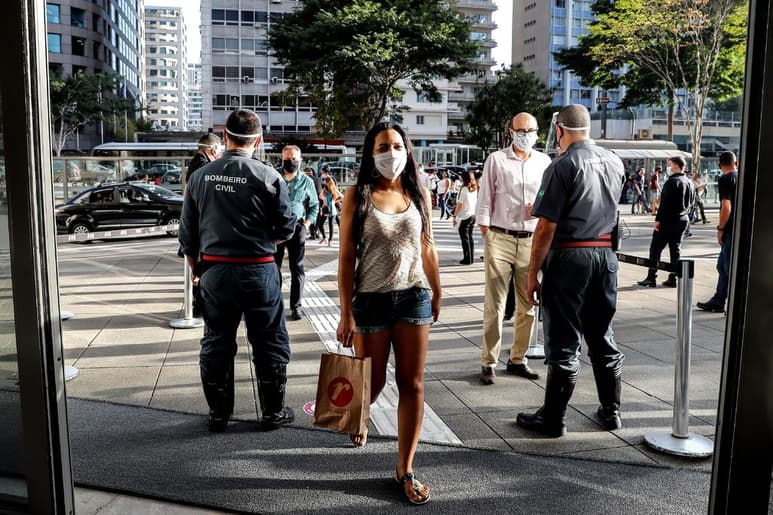 La actividad económica en Brasil se retrajo un 9.73 % en abril frente a marzo como consecuencia de la paralización de actividades provocada por la pandemia de la COVID-19. (ARCHIVO)