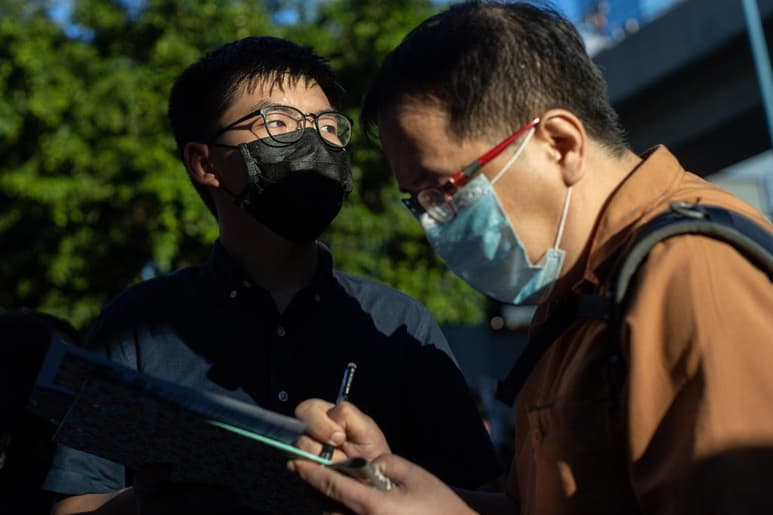 Quedan aún 293 casos activos en China y 5,856 personas todavía están ahora en observación, las cuales deben pasar un periodo de aislamiento de 14 días, según las cifras oficiales. (EFE)