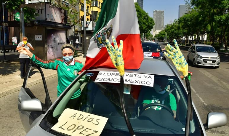El presidente López Obrador dijo que se escuchan dichas manifestaciones porque ejercen su derecho a manifestarse, pero insistió que son con tintes electorales porque vienen las elecciones.
(ARCHIVO)