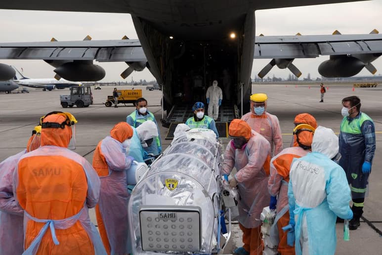 El Ministerio de Salud de Chile reportó este viernes 6,290 nuevos de coronavirus en el país, lo que lleva el total a 231,393, e informó de 252 fallecidos más, lo que sitúa el cómputo global de decesos en 4,093. (ARCHIVO)