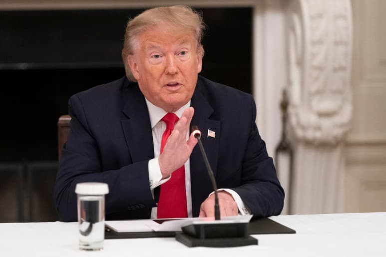 El alcalde de Tulsa declaró una emergencia civil y un toque de queda para el área alrededor de la arena en la que el presidente Donald Trump planea realizar un acto de campaña este fin de semana. (ARCHIVO)