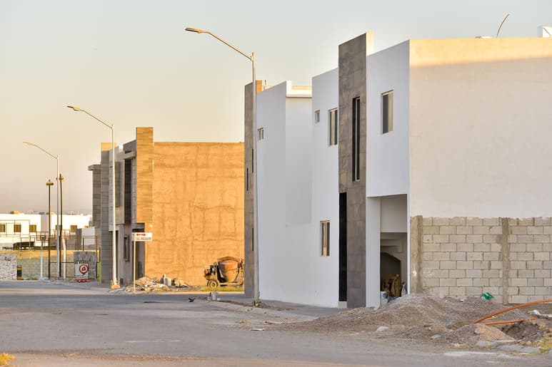 El 62 por ciento de su superficie habitacional se concentra en zonas de acceso controlado, lo que implica que las áreas de cesión municipal no pueden ser aprovechadas para desarrollar equipamiento público. (ARCHIVO)