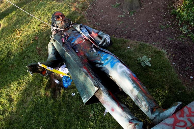 Esta decisión llega después de que, en el contexto de las protestas raciales de las últimas semanas, numerosas estatuas de personajes históricos hayan sido atacadas. (EFE)