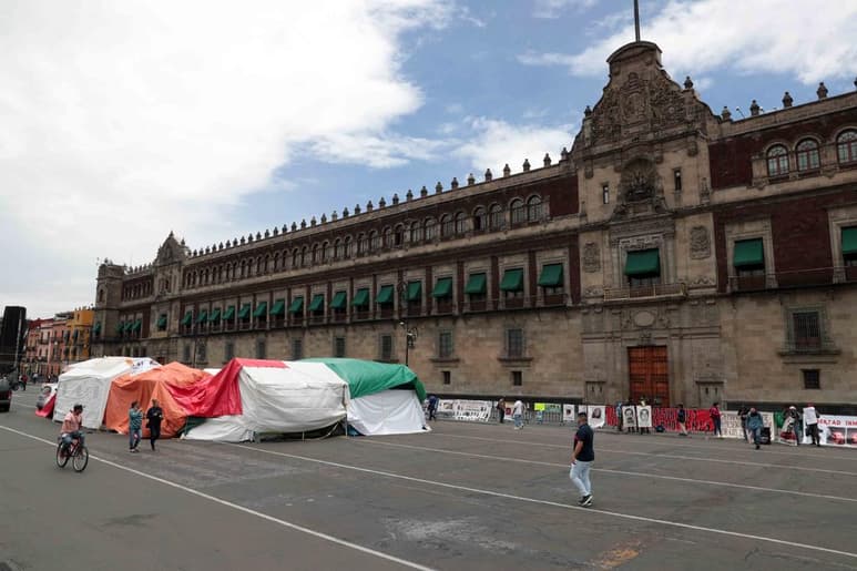 El presidente Andrés Manuel López Obrador informó que hasta el momento no se reportan daños por el sismo de 7.5 que sacudió el Valle de México y los estados de Oaxaca, Chiapas, Guerrero, Puebla y Morelos.
(ARCHIVO)