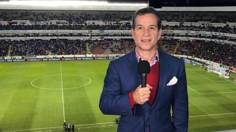Javier Alarcón reveló su salida de Televisa, al ganar una demanda sobre la revista TVNotas por las 'calumnias que publicaron'. (ESPECIAL)