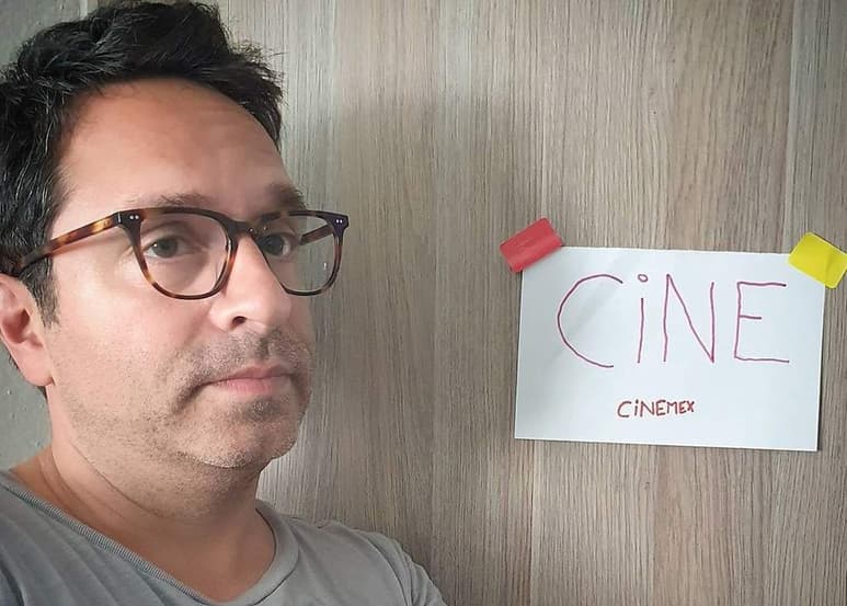 Reynaldo se prepara para grabar La parodia con medidas sanitarias. (INSTAGRAM)