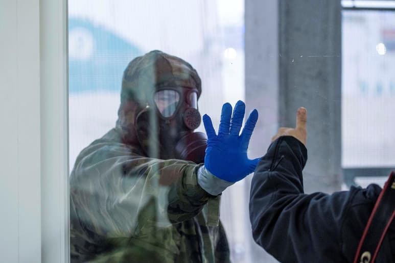 Los casos de coronavirus importados del continente americano son la causa de una serie de focos nuevos en España. (ARCHIVO)
