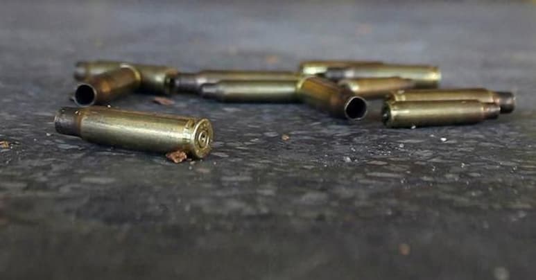 En fuego cruzado los tres delincuentes intentaron escapar, pero fueron alcanzados por las balas.