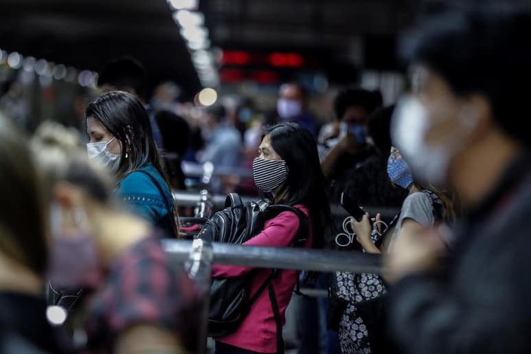 Los casos globales de COVID-19 son casi 9.3 millones debido a que la pandemia se sigue propagando en América, sin que haya indicaciones de que se ha llegado al pico de contagios en este continente. (EFE)