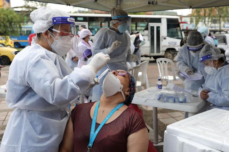Los países de América Latina reportaron 2,859 fallecimientos en las últimas 24 horas. (ARCHIVO)