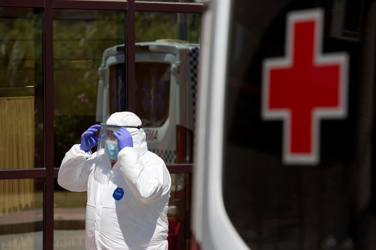 La Universidad de Barcelona (UB) ha detectado el SARS-CoV-2 en muestras de aguas residuales recogidas en esa ciudad española el 12 de marzo de 2019, lo que significa que el coronavirus ya estaba presente un año antes de que se declarara la pandemia (11 de marzo de 2020) y estallara la crisis sanitaria en España. (ARCHIVO)