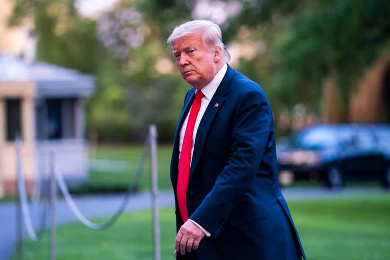 El presidente estadounidense, Donald Trump, se encuentra en el punto más bajo de su aprobación, un 40 %. (ARCHIVO)