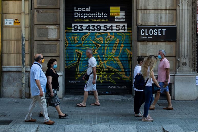 Según un estudio de la Universidad de Barcelona (UB), se ha detectado el SARS-CoV-2 en muestras de aguas residuales recogidas en esa ciudad española el 12 de marzo de 2019.