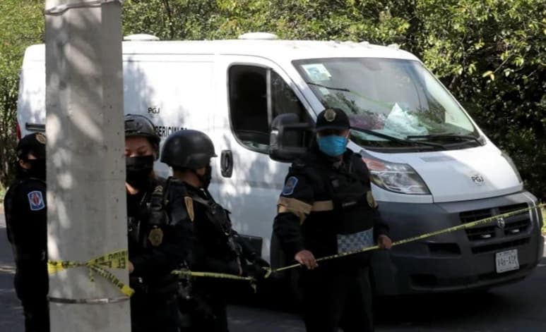 Fuentes consultadas informaron que el cuerpo de Edgar 'N' fue entregado a sus familiares la noche de este viernes.
(EL UNIVERSAL)